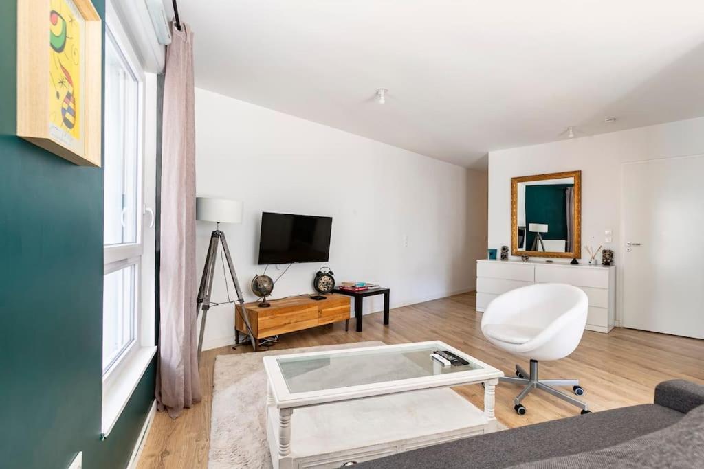 Grand Appartement , Paris La Defense Arena, 50 Metres De La Gare, 15 Min Champs Elysees Нантерр Экстерьер фото